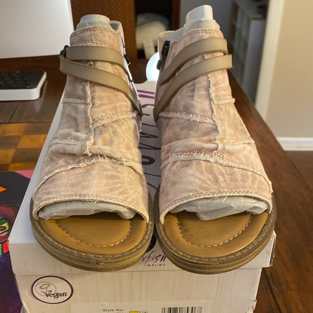 Brand new ladies sandals by Blowfish Malibu